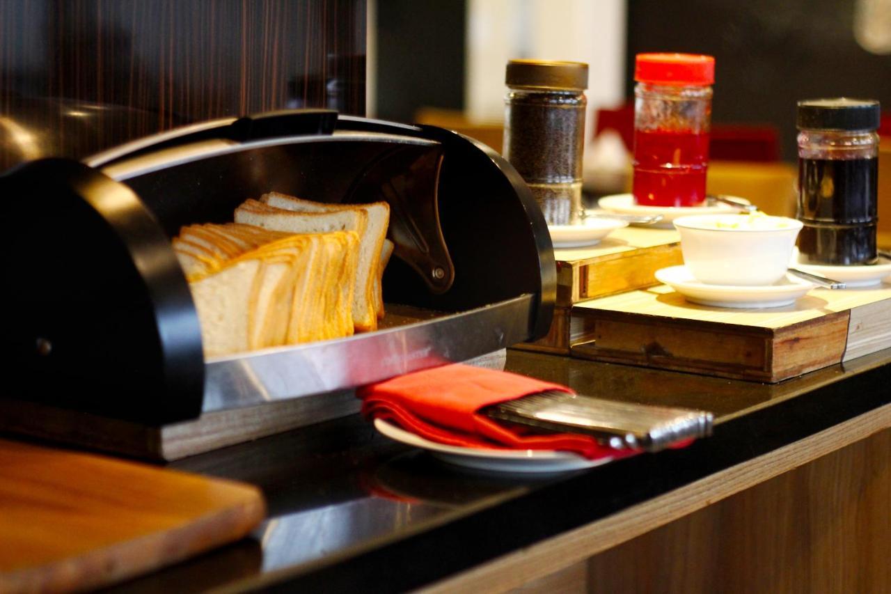 Hotel Dafam Pekanbaru Ngoại thất bức ảnh