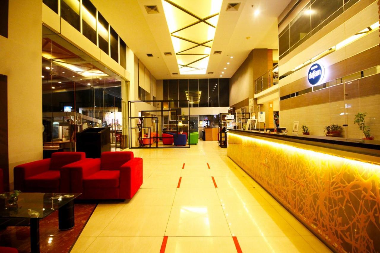 Hotel Dafam Pekanbaru Ngoại thất bức ảnh