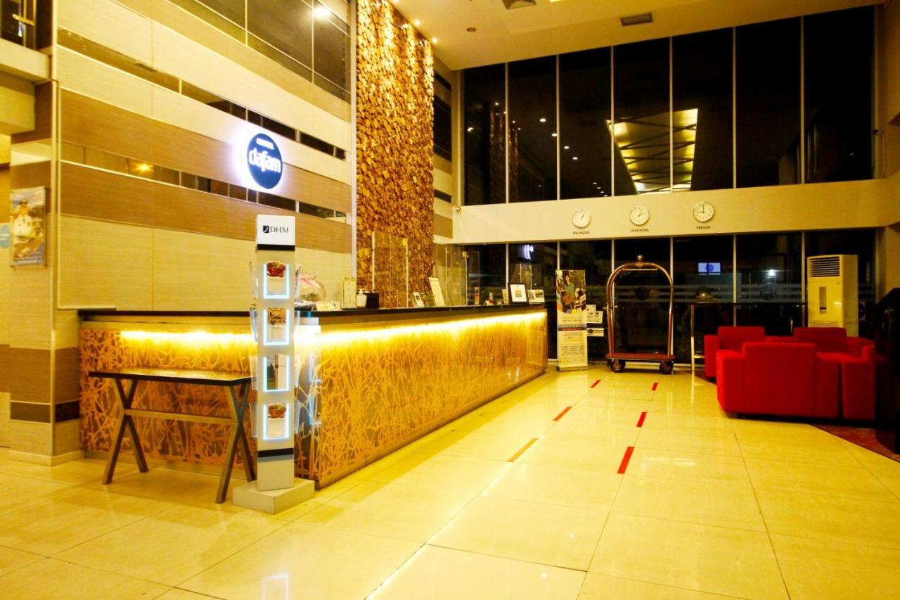 Hotel Dafam Pekanbaru Ngoại thất bức ảnh