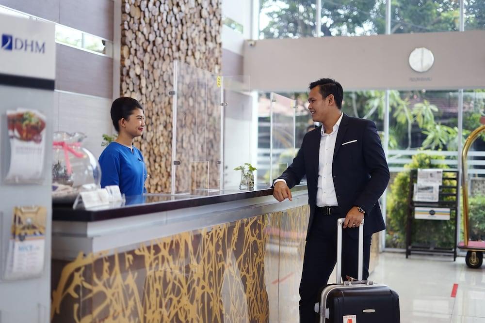 Hotel Dafam Pekanbaru Ngoại thất bức ảnh